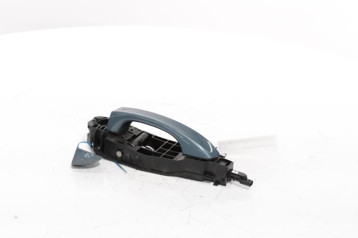 Door handle 4-door, front left from a Peugeot 3008 III e-3008 210 73 kWh 2024