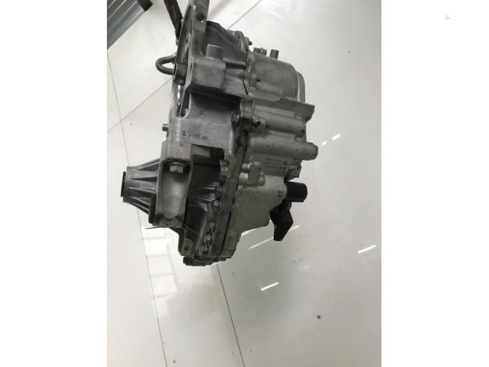 Gearbox from a Peugeot 3008 III e-3008 210 73 kWh 2024