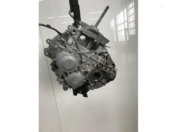 Gearbox from a Peugeot 3008 III e-3008 210 73 kWh 2024