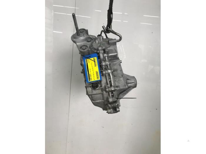 Gearbox from a Peugeot 3008 III e-3008 210 73 kWh 2024