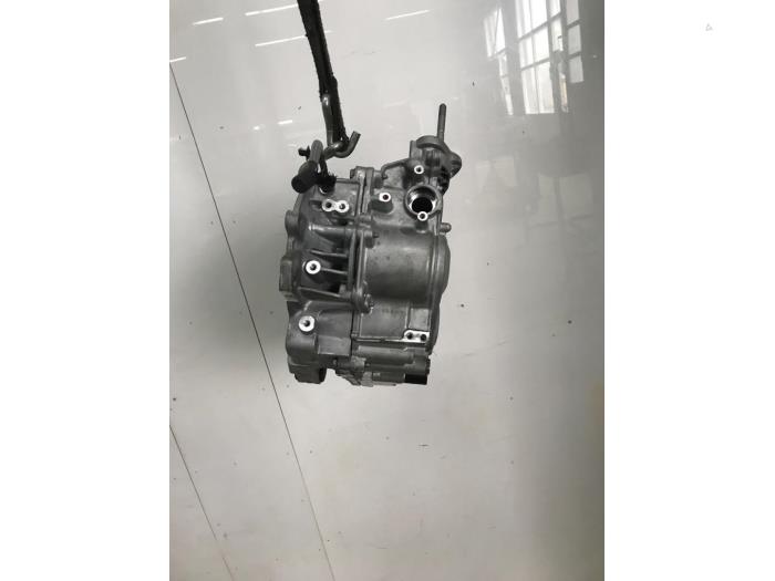 Gearbox from a Peugeot 3008 III e-3008 210 73 kWh 2024