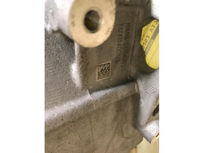 Engine from a Peugeot 3008 III e-3008 210 73 kWh 2024