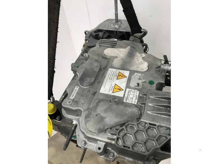 Engine from a Peugeot 3008 III e-3008 210 73 kWh 2024