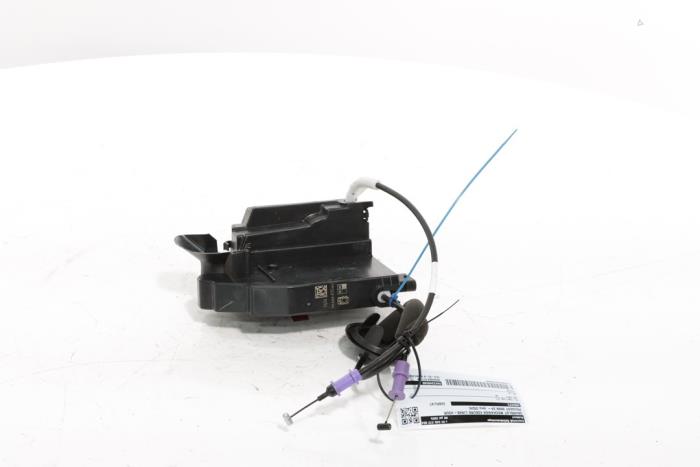 Door lock mechanism 4-door, front left from a Peugeot 3008 III e-3008 210 73 kWh 2024
