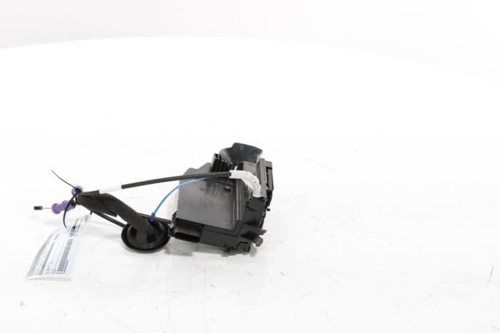 Door lock mechanism 4-door, front left from a Peugeot 3008 III e-3008 210 73 kWh 2024