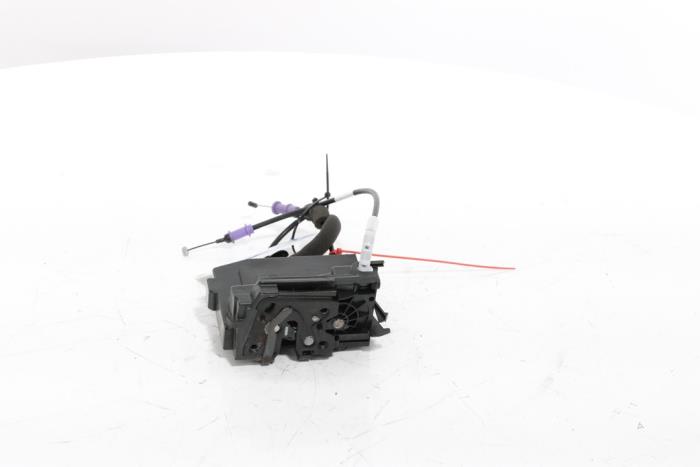 Front door lock mechanism 4-door, right from a Peugeot 3008 III e-3008 210 73 kWh 2024