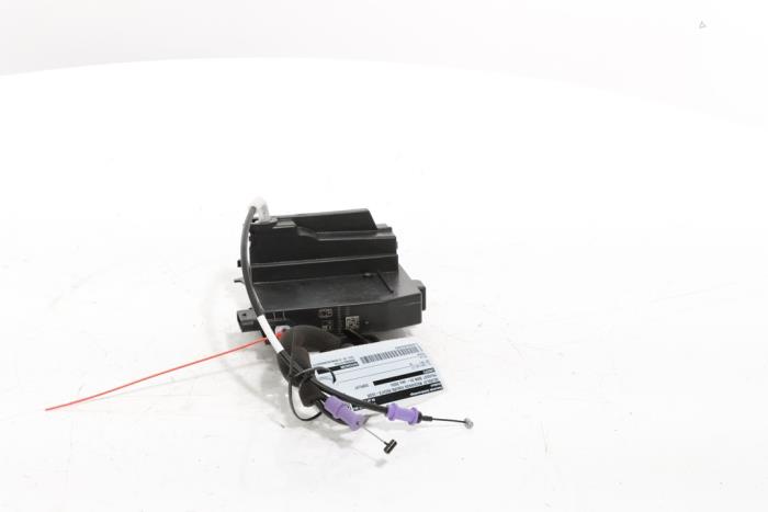 Front door lock mechanism 4-door, right from a Peugeot 3008 III e-3008 210 73 kWh 2024