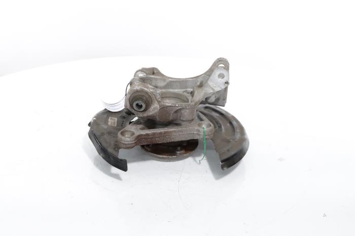 Knuckle, rear right from a Peugeot 3008 III e-3008 210 73 kWh 2024