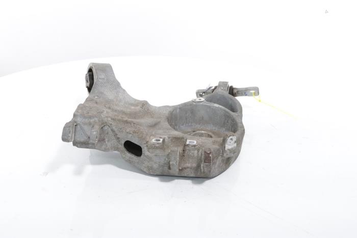 Rear wishbone, left from a Peugeot 3008 III e-3008 210 73 kWh 2024
