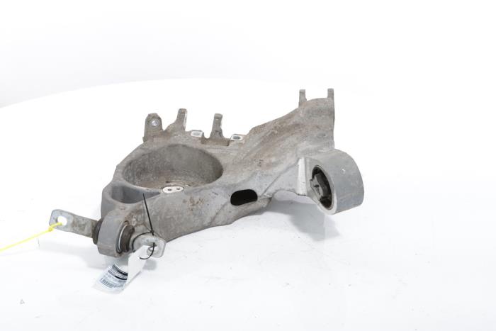 Rear wishbone, left from a Peugeot 3008 III e-3008 210 73 kWh 2024