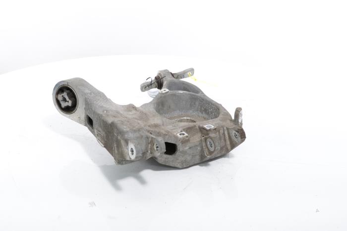 Rear wishbone, left from a Peugeot 3008 III e-3008 210 73 kWh 2024