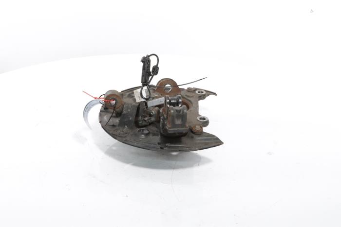 Knuckle, front right from a Peugeot 3008 III e-3008 210 73 kWh 2024