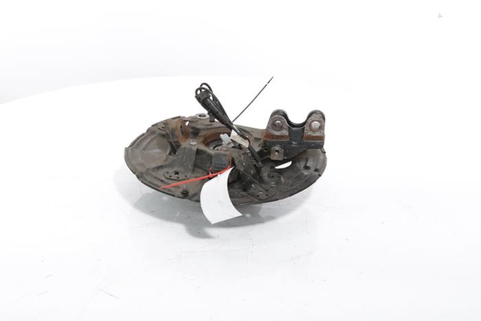 Knuckle, front right from a Peugeot 3008 III e-3008 210 73 kWh 2024