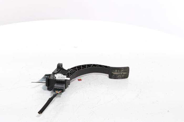 Accelerator pedal from a Peugeot 3008 III e-3008 210 73 kWh 2024