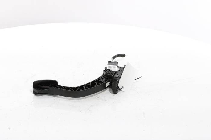 Accelerator pedal from a Peugeot 3008 III e-3008 210 73 kWh 2024