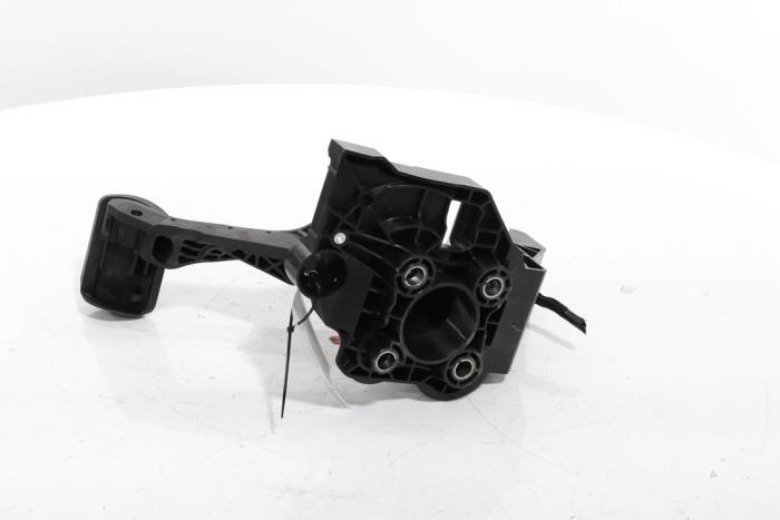 Brake pedal from a Peugeot 3008 III e-3008 210 73 kWh 2024