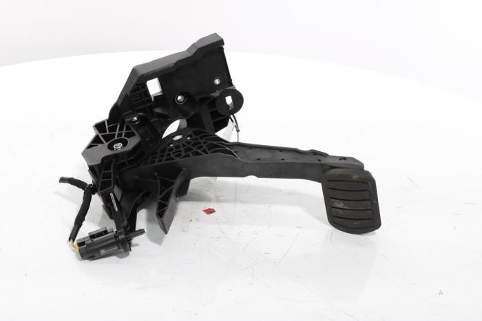 Brake pedal from a Peugeot 3008 III e-3008 210 73 kWh 2024