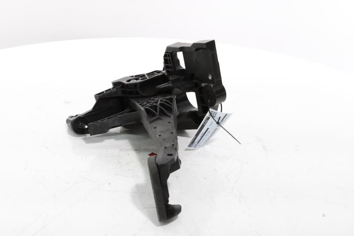 Brake pedal from a Peugeot 3008 III e-3008 210 73 kWh 2024