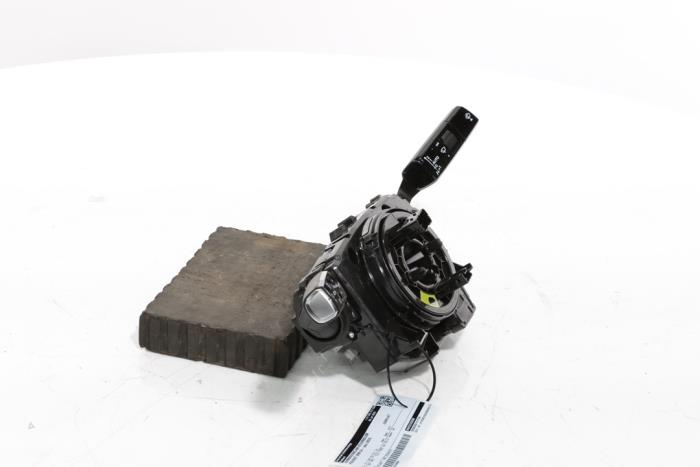 Steering column stalk from a Peugeot 3008 III e-3008 210 73 kWh 2024