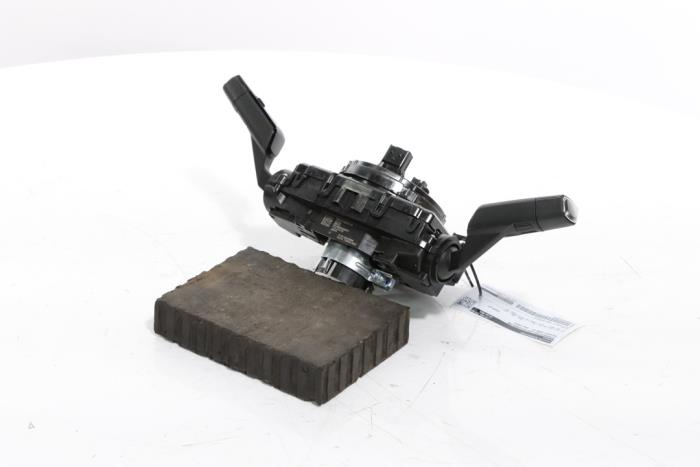 Steering column stalk from a Peugeot 3008 III e-3008 210 73 kWh 2024