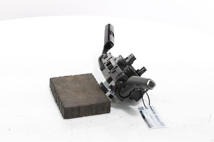Steering column stalk from a Peugeot 3008 III e-3008 210 73 kWh 2024