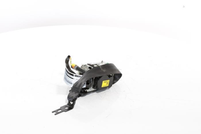 Rear seatbelt, right from a Peugeot 3008 III e-3008 210 73 kWh 2024