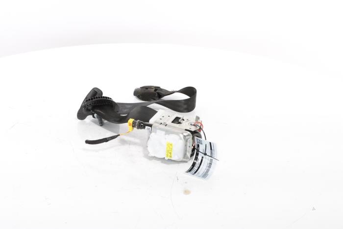 Front seatbelt, right from a Peugeot 3008 III e-3008 210 73 kWh 2024