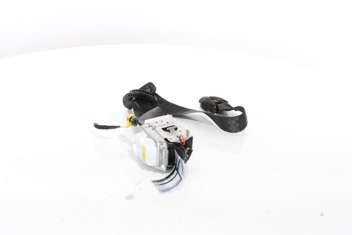 Front seatbelt, right from a Peugeot 3008 III e-3008 210 73 kWh 2024