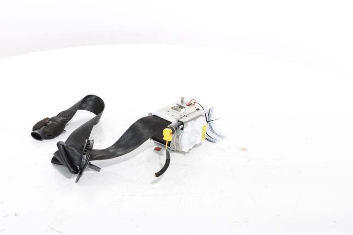 Front seatbelt, right from a Peugeot 3008 III e-3008 210 73 kWh 2024