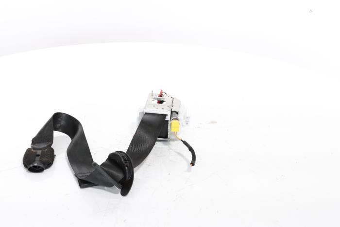 Front seatbelt, right from a Peugeot 3008 III e-3008 210 73 kWh 2024