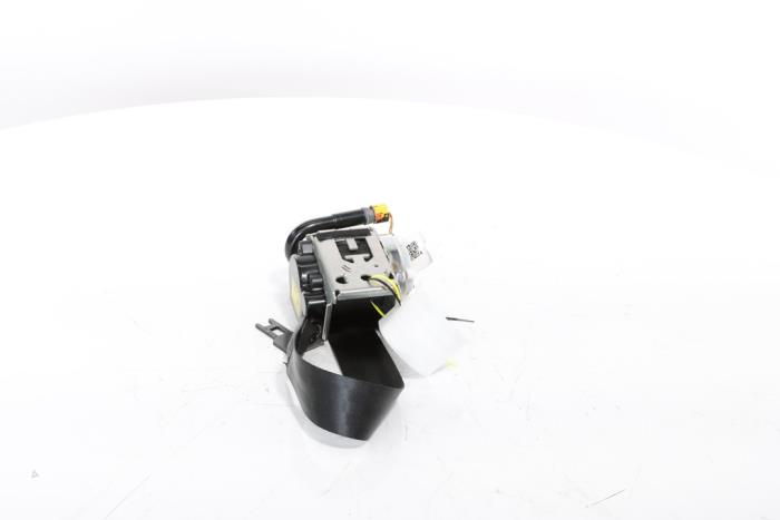 Rear seatbelt, left from a Peugeot 3008 III e-3008 210 73 kWh 2024