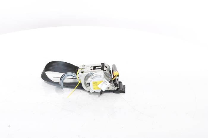 Rear seatbelt, left from a Peugeot 3008 III e-3008 210 73 kWh 2024