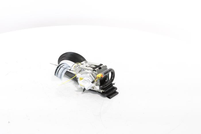 Rear seatbelt, left from a Peugeot 3008 III e-3008 210 73 kWh 2024