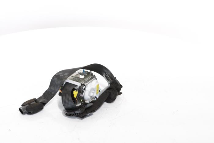 Front seatbelt, left from a Peugeot 3008 III e-3008 210 73 kWh 2024