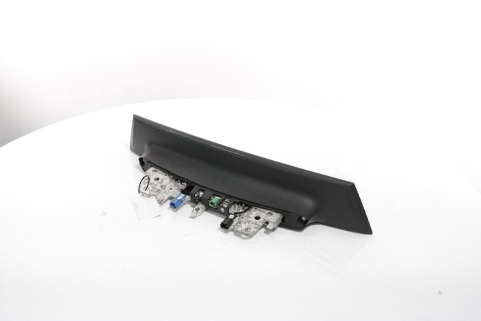 Instrument panel from a Peugeot 3008 III e-3008 210 73 kWh 2024