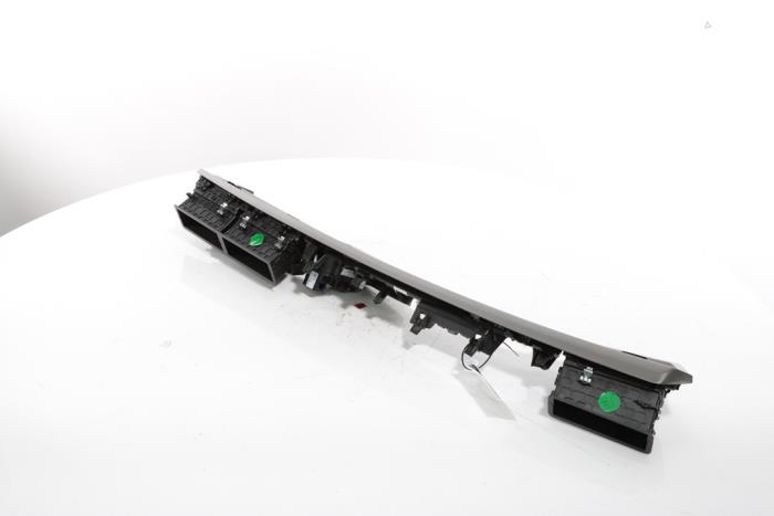 Dashboard vent from a Peugeot 3008 III e-3008 210 73 kWh 2024