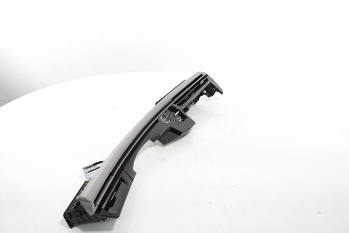 Dashboard vent from a Peugeot 3008 III e-3008 210 73 kWh 2024