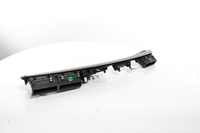 Dashboard vent from a Peugeot 3008 III e-3008 210 73 kWh 2024
