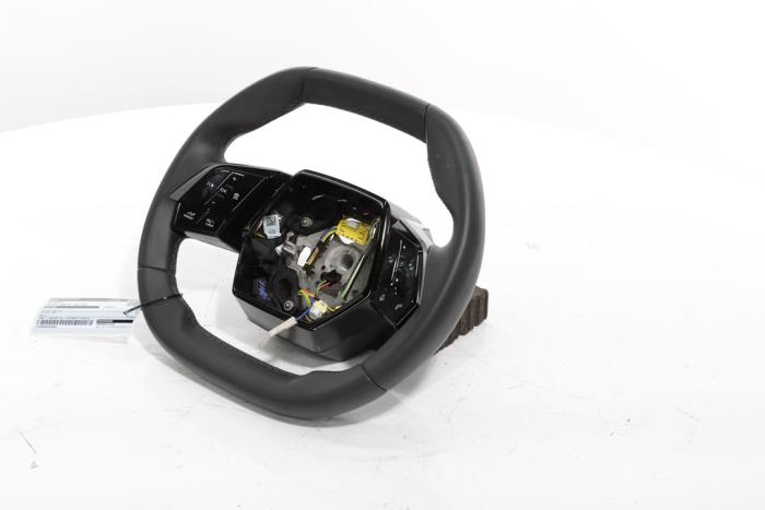 Steering wheel from a Peugeot 3008 III e-3008 210 73 kWh 2024