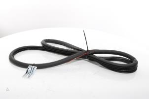 Used Front door seal 4-door, left Peugeot 3008 III e-3008 210 73 kWh Price € 72,60 Inclusive VAT offered by Snuverink Autodemontage