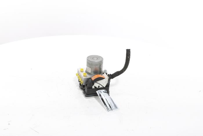 ABS pump from a Peugeot 3008 III e-3008 210 73 kWh 2024