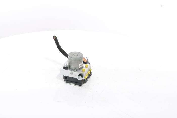 ABS pump from a Peugeot 3008 III e-3008 210 73 kWh 2024