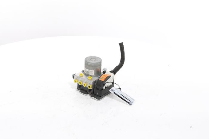 ABS pump from a Peugeot 3008 III e-3008 210 73 kWh 2024