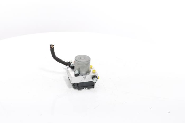 ABS pump from a Peugeot 3008 III e-3008 210 73 kWh 2024