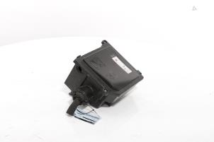 Used Fuse box Peugeot 3008 III e-3008 210 73 kWh Price € 181,50 Inclusive VAT offered by Snuverink Autodemontage