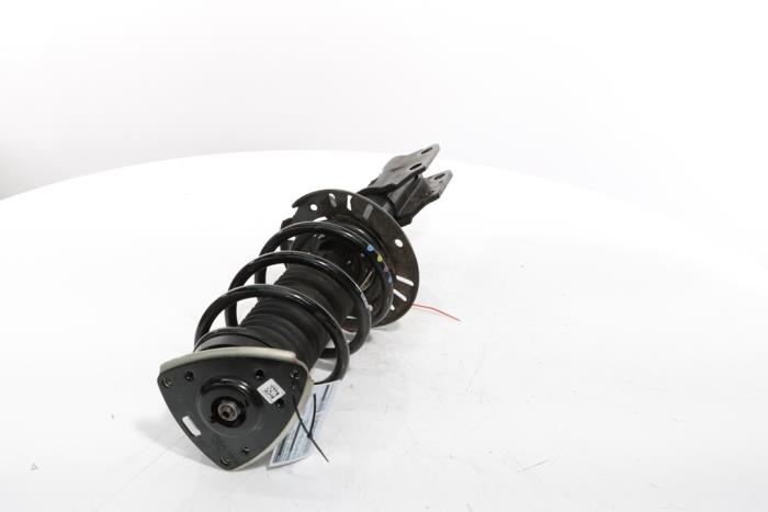 Front shock absorber rod, right from a Peugeot 3008 III e-3008 210 73 kWh 2024