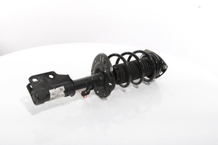 Front shock absorber rod, right from a Peugeot 3008 III e-3008 210 73 kWh 2024