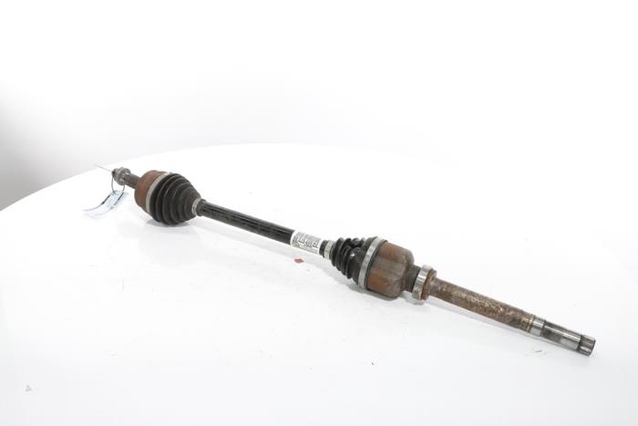 Front drive shaft, right from a Peugeot 3008 III e-3008 210 73 kWh 2024