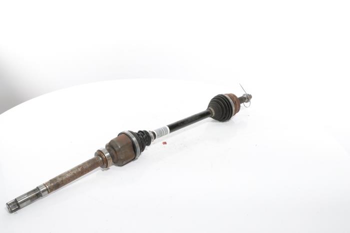 Front drive shaft, right from a Peugeot 3008 III e-3008 210 73 kWh 2024