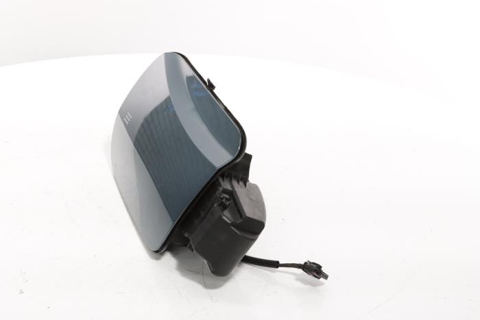 Tank cap cover from a Peugeot 3008 III e-3008 210 73 kWh 2024
